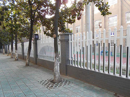 湖北pvc圍墻護(hù)欄圖片3
